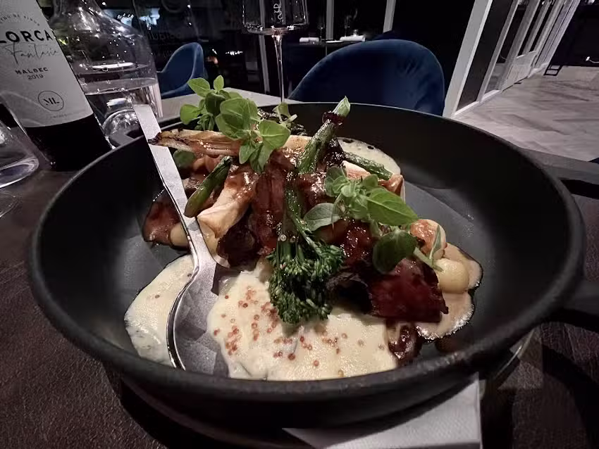LETS Restaurant