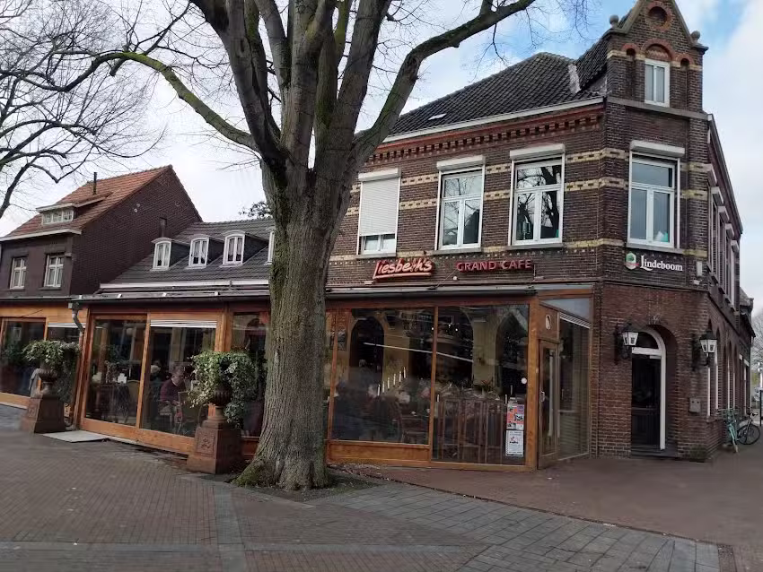 Liesbeth&rsquo;s Grand Caf&eacute;