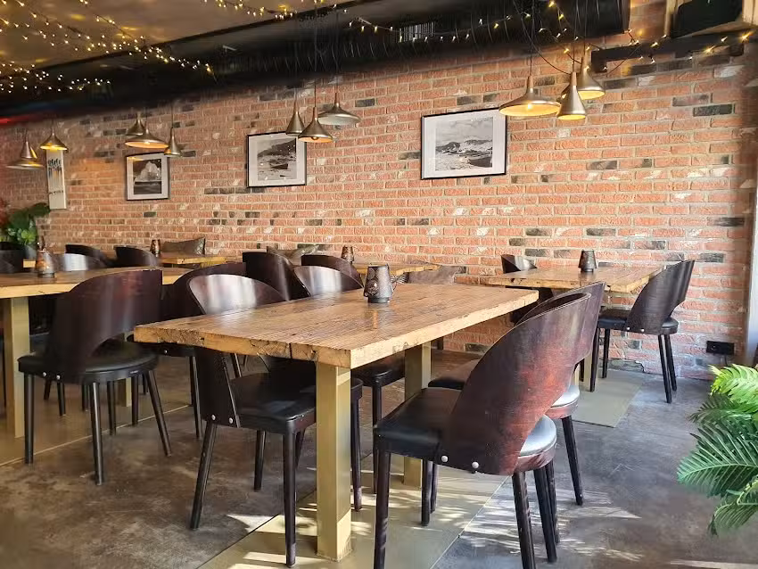 Lion&rsquo;s Head Restaurant & Brewery