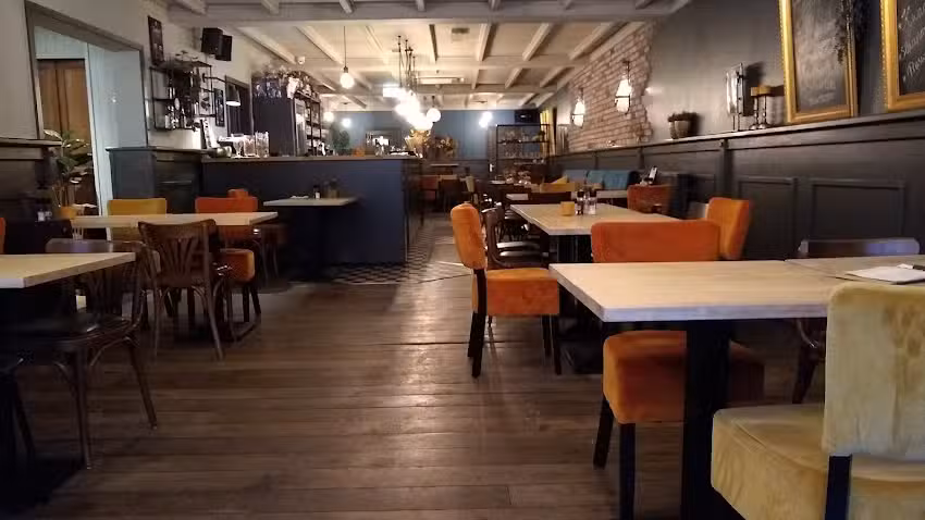 Lokaal104 : De plaats voor Lunch, Borrel & Diner in Zundert