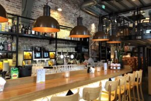 Lou &ndash; Op de hoek