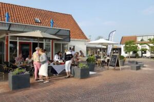 Lunch & IJssalon Adema