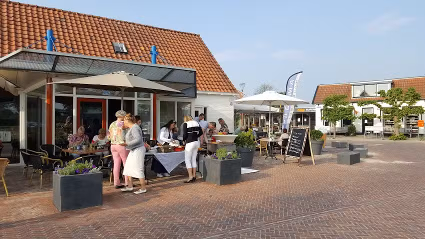 Lunch & IJssalon Adema