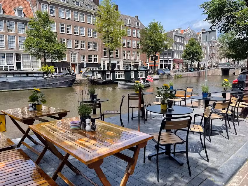 Lunchcaf&eacute; Dialoog