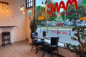 Lunchroom en afhaal restaurant Manis