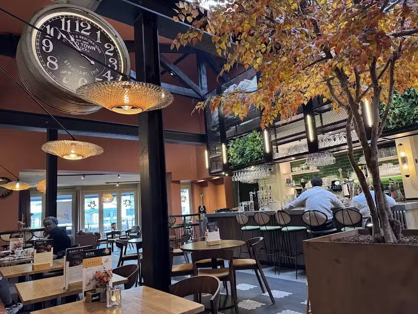 Markt 28 Breda, Ontbijt, Lunch & Koffie huys