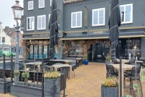 Mart 9 Grand-Caf&eacute; & City Loft