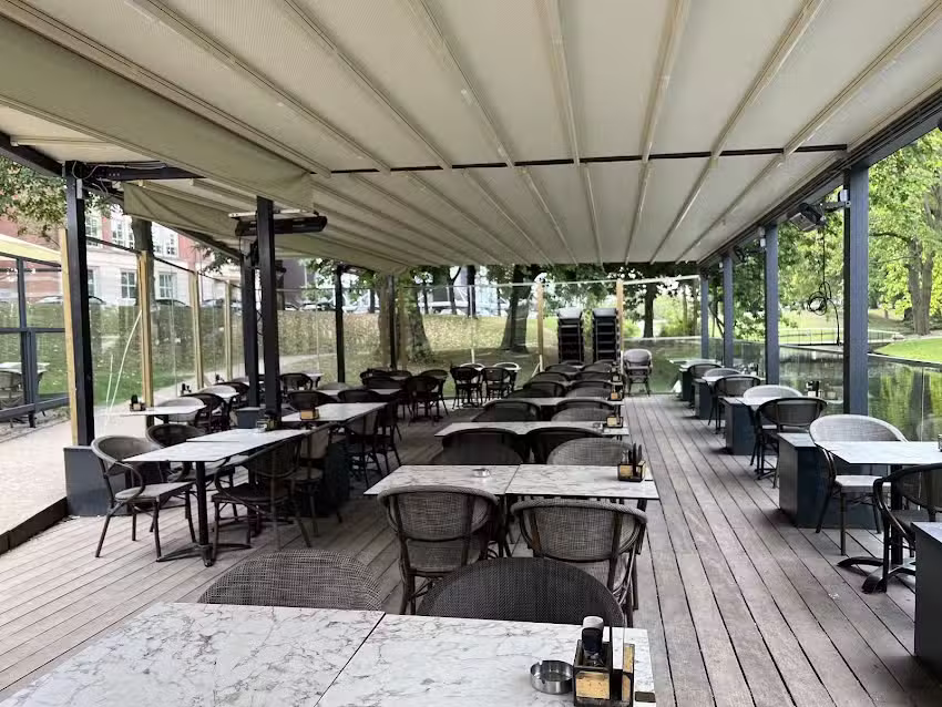 Mast010 Restaurant & Terras (Voorheen Hkiki)