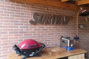 Mick&rsquo;s Bar & Grill