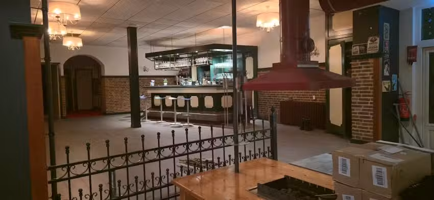 Miran Eetcaf&eacute;&Feestzaal