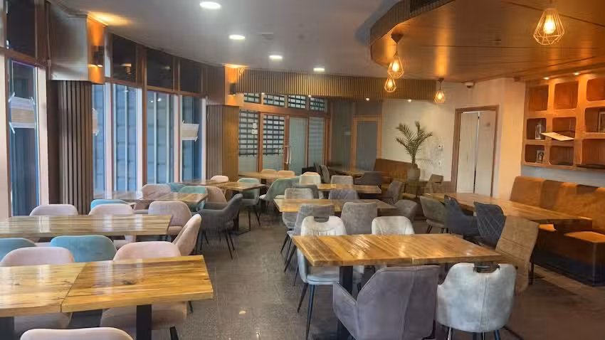 مطعم سلطانة للآكل الشرقي والسوري ( باركنغ مجاني 24 ساعة) Restaurant Sultana BBQ (24/7 parking free