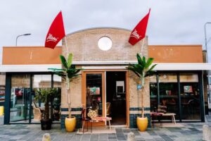 Nani Noordwijk | Sweet Surinamese Food