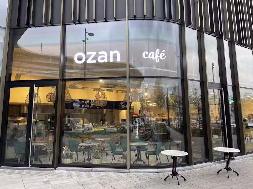 Ozan Caf&eacute;