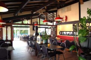 Paviljoen aan de Maas