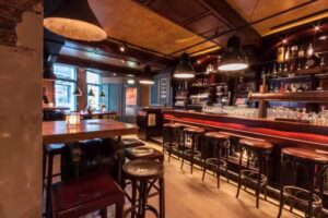 Peter&rsquo;s Irish Pub