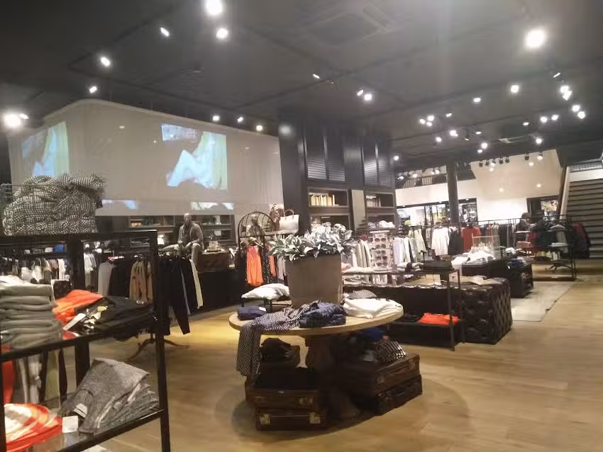 Piet Zoomers Fashion Caf&eacute;