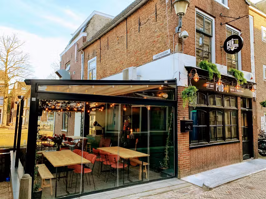 PUB10 Music & Sportsbar