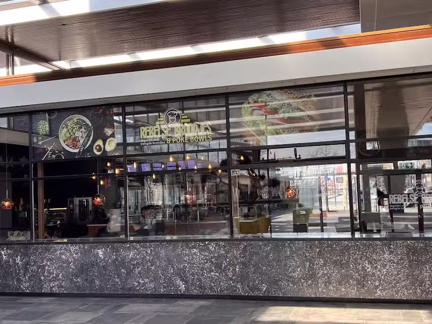 Rebelse Broodjes & Pok&eacute;bowls Almelo