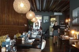 Restaurant Bubbles & Bites