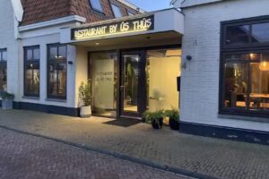 Restaurant By &uacute;s th&uacute;s