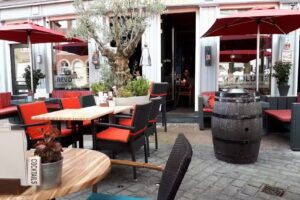 Restaurant & Cocktailbar &lsquo;De Revolutie&rsquo;