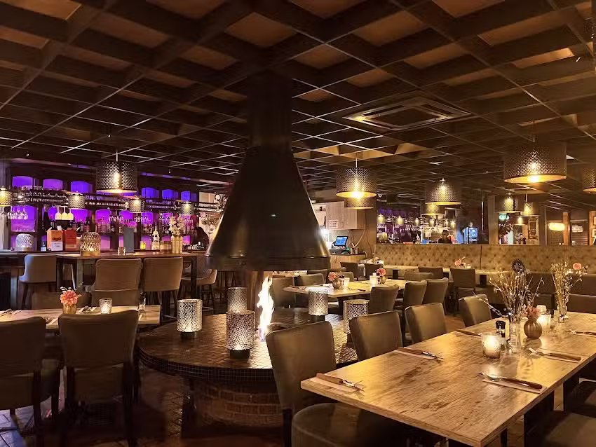 Restaurant de Boerderij by Charrels