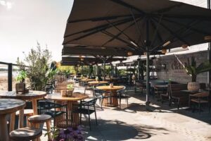 restaurant &eacute;lan