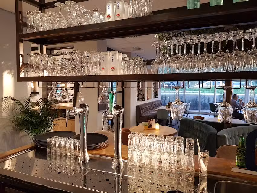 Restaurant &ndash; Grand Caf&eacute; & Brasserie De Windes