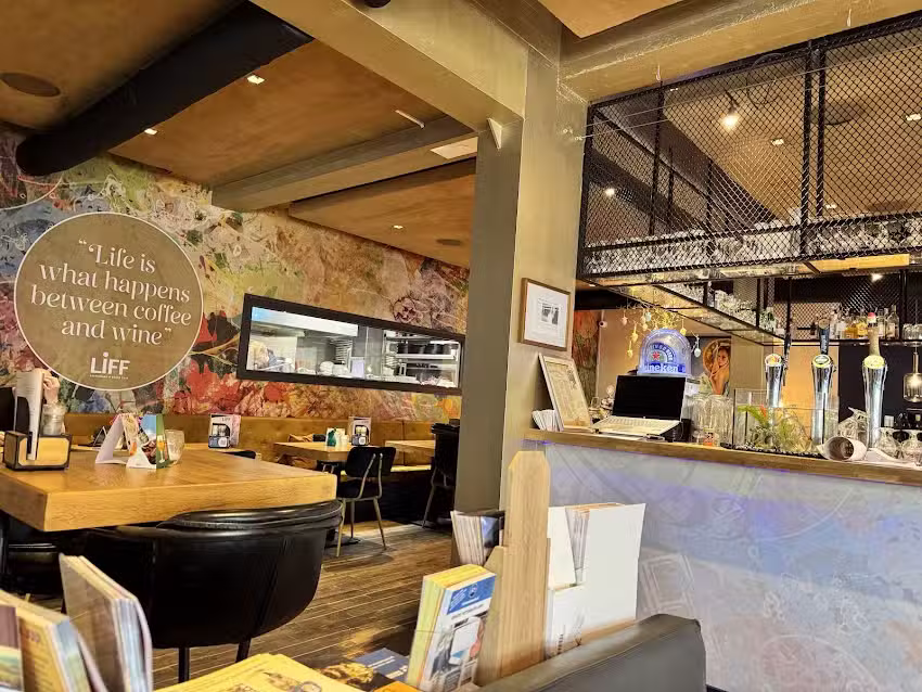 Restaurant & Grandcaf&eacute; Liff