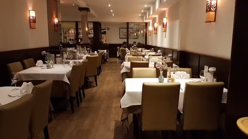 Restaurant Jasmin / Zhiwei restaurant
