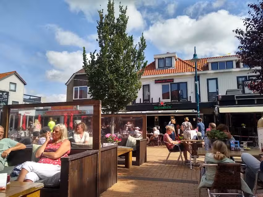 Restaurant L&rsquo;avenir lunch & diner