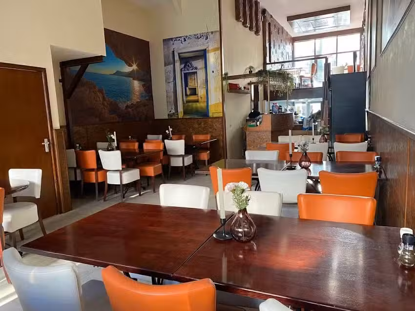 Restaurant Layalina | مطعم ليالينا