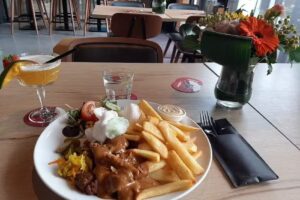 Restaurant Los Porteros. Koffie, Lunch, Diner & Borrelbar