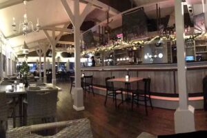 Resto &ndash; Bar Treech &lsquo;42