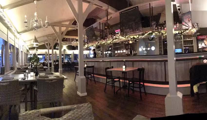 Resto &ndash; Bar Treech &lsquo;42