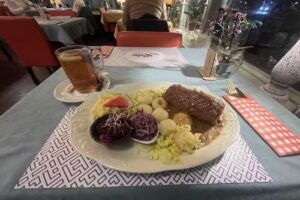 Retro Fusion &ndash; Pools restaurant