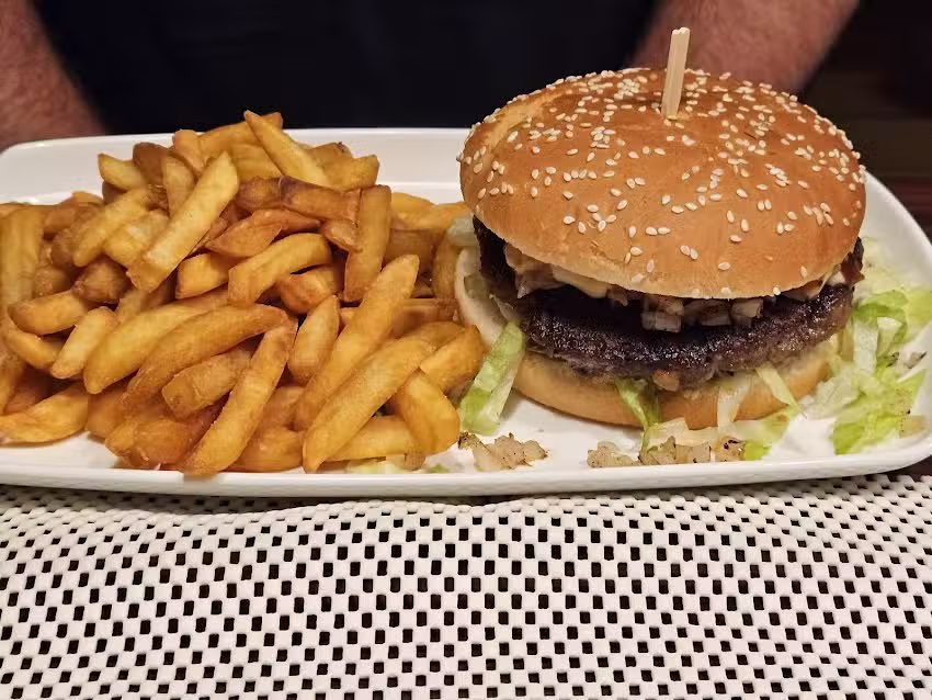 Ronnie&rsquo;s Caf&eacute;