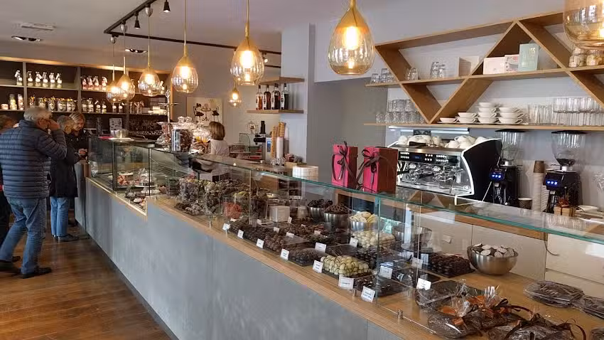 Smores Patisserie & Chocolaterie