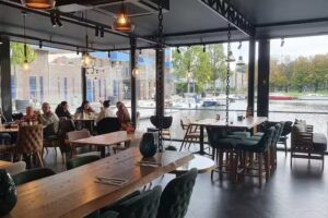 Sortie Cafe & Restaurant