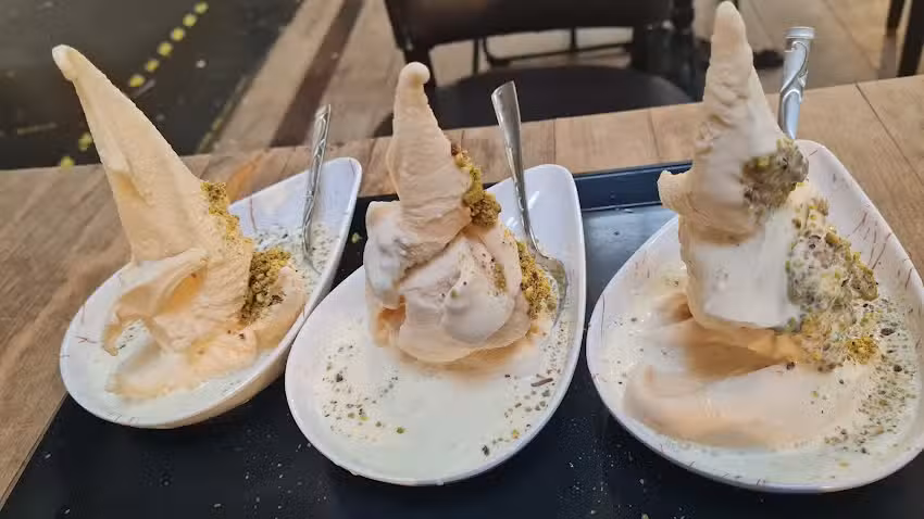 Sultan Cafe / Sheer Yakh