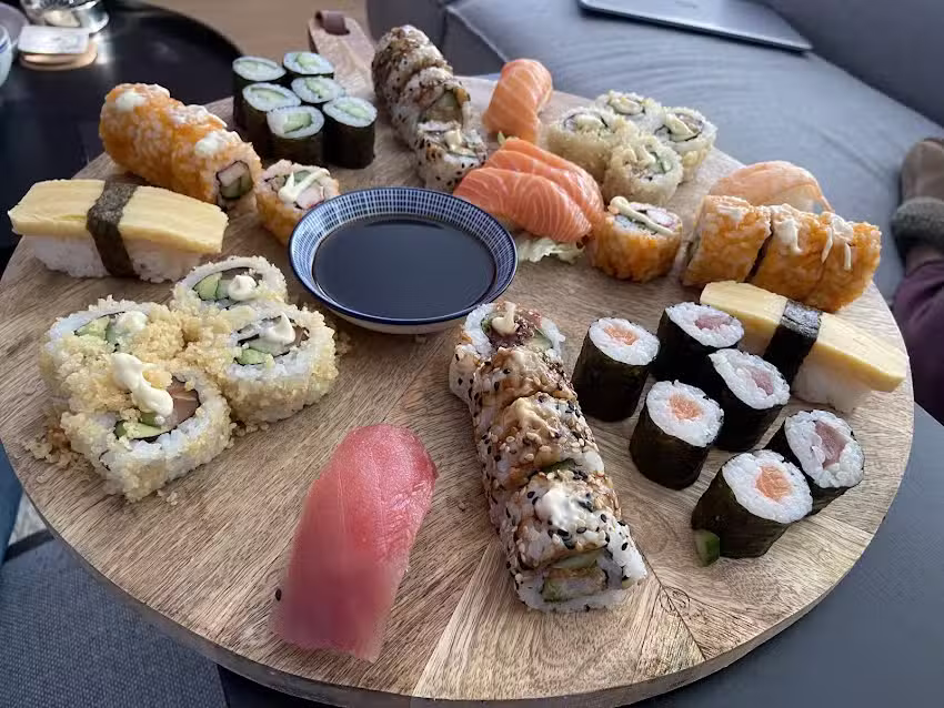 Sushi Fujiwara & Pok&eacute; bowl