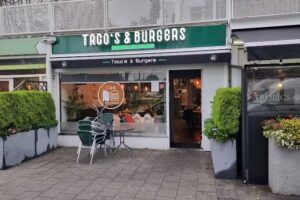 Taco&rsquo;s & Burgers