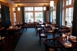 Tante Sien eten, drinken, spelen en slapen