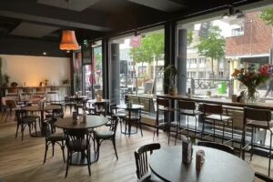 Tante Truus | Triade Vitree