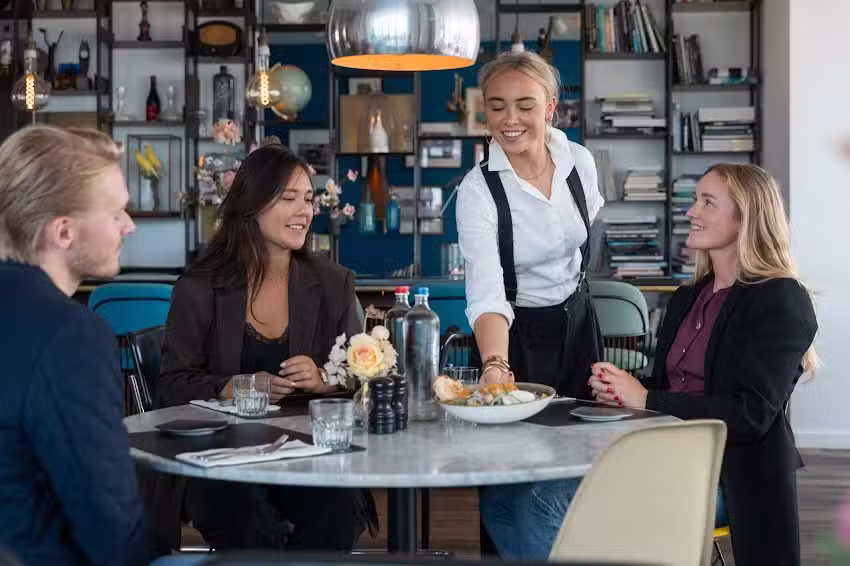 The Food & Cocktail Club