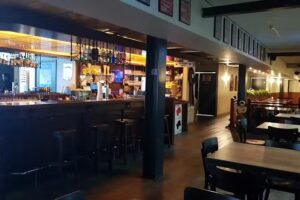 Van der Ende Racing Inn