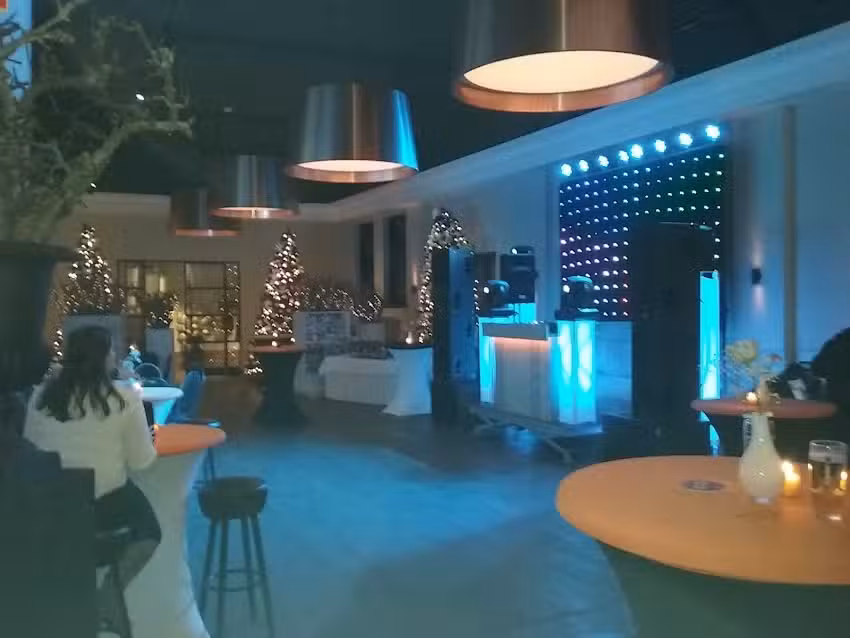 Van Lopik Partycentrum