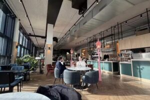 Velvet Square Caf&eacute;