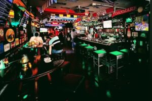 Vi-Kings Sports, Beers & Whisky Bar