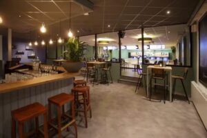 Vier Hoog Zevenbergen &ndash; Bowling & Restaurant